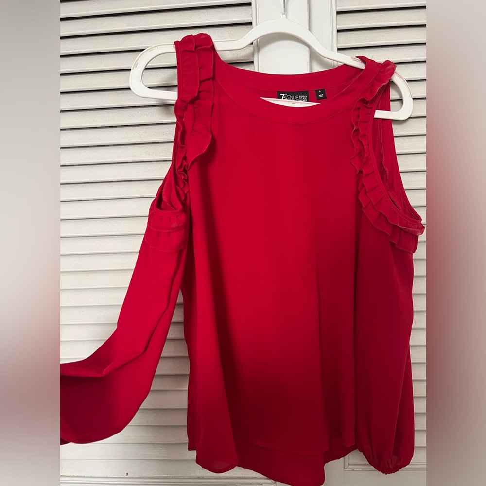 Red Open Shoulder blouse Size Small - Picture 10 of 10